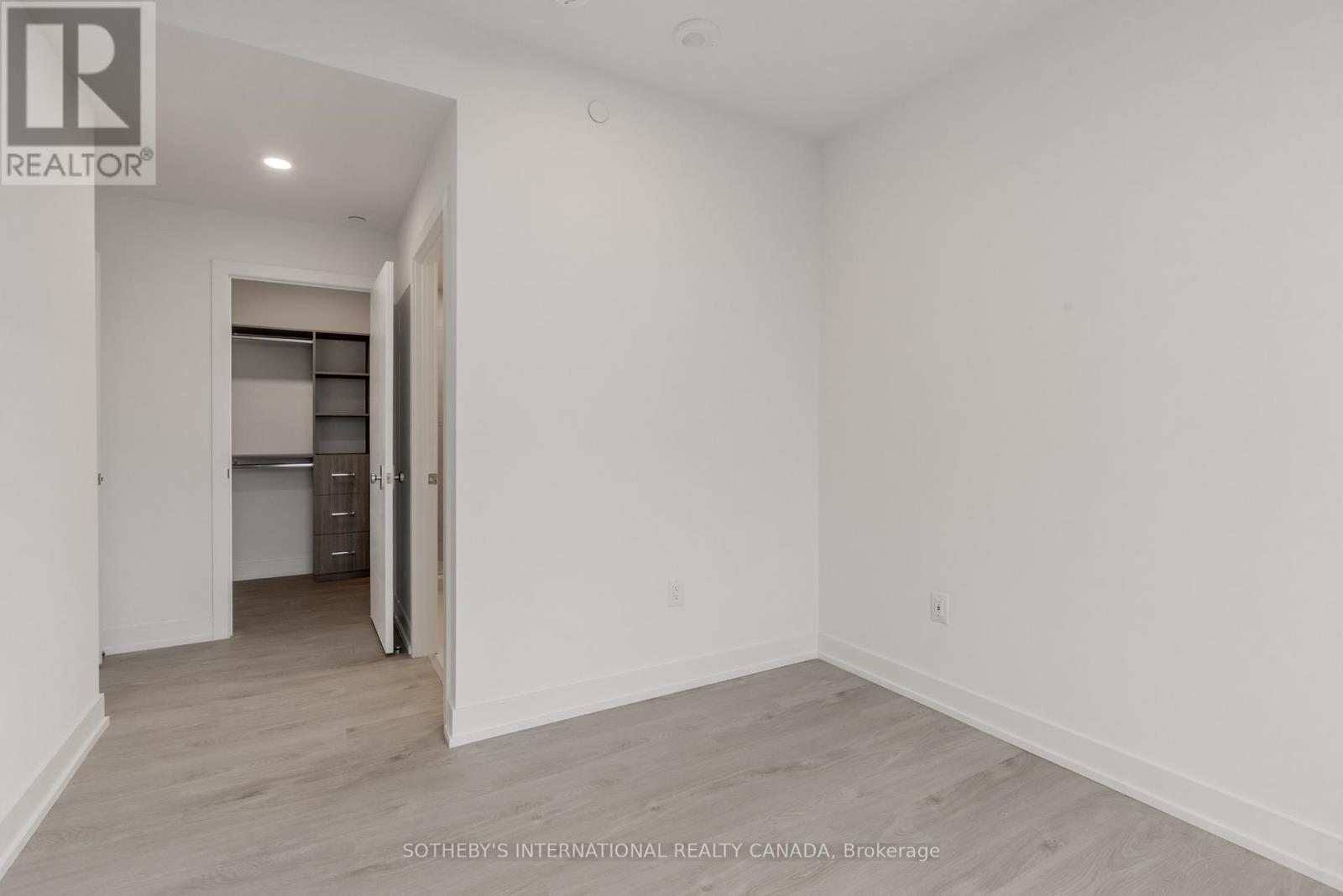 808 - 31 York Garden Way Property Photo 9