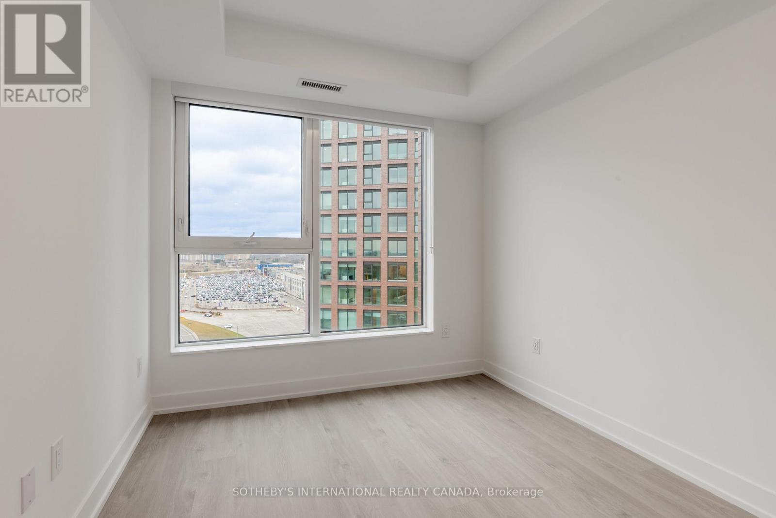 808 - 31 York Garden Way Property Photo 14