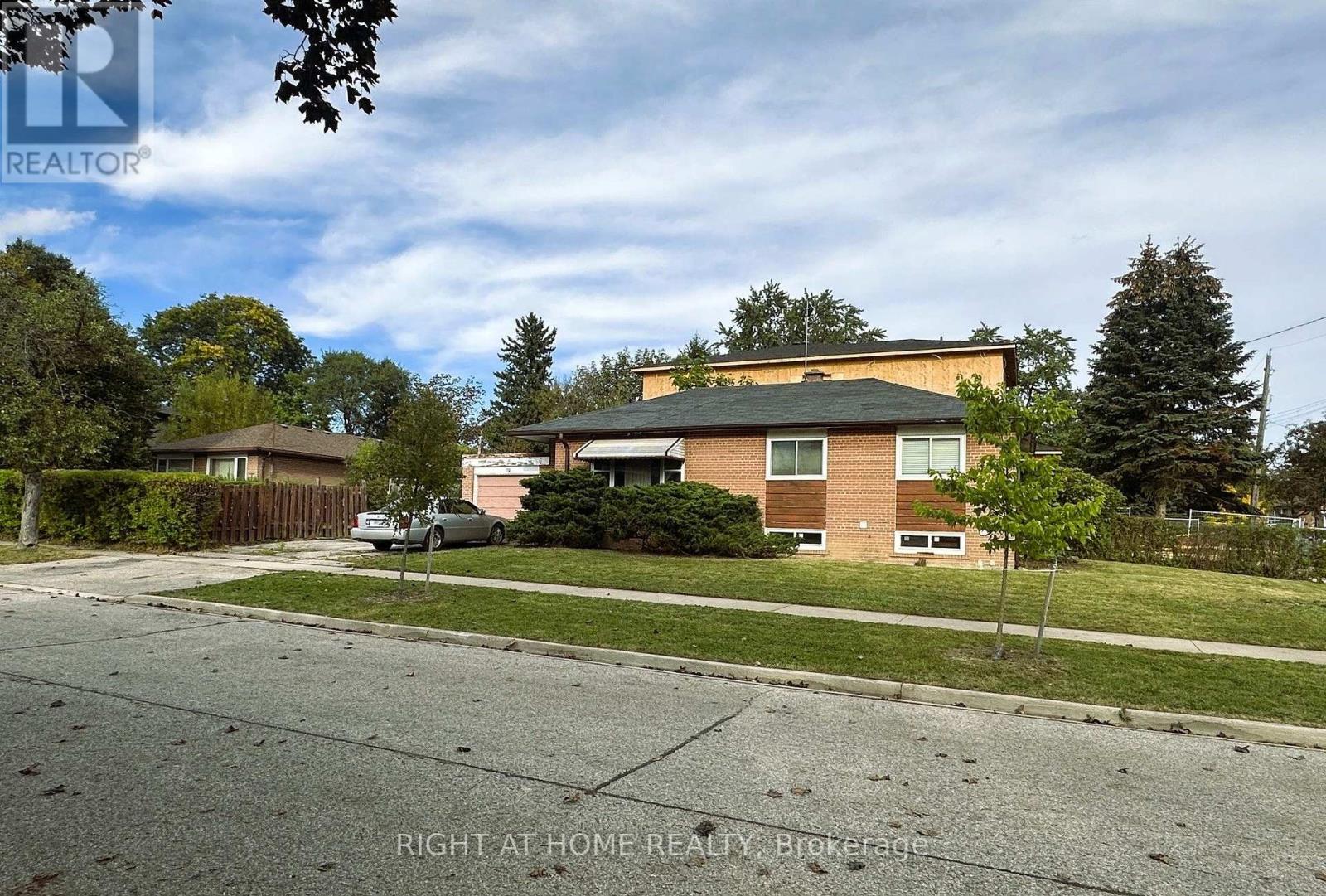 19 Upminster Crescent Property Photo 2