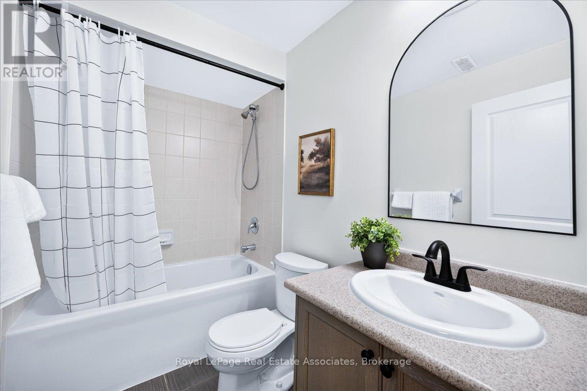 1469 Haws Crescent Property Photo 32