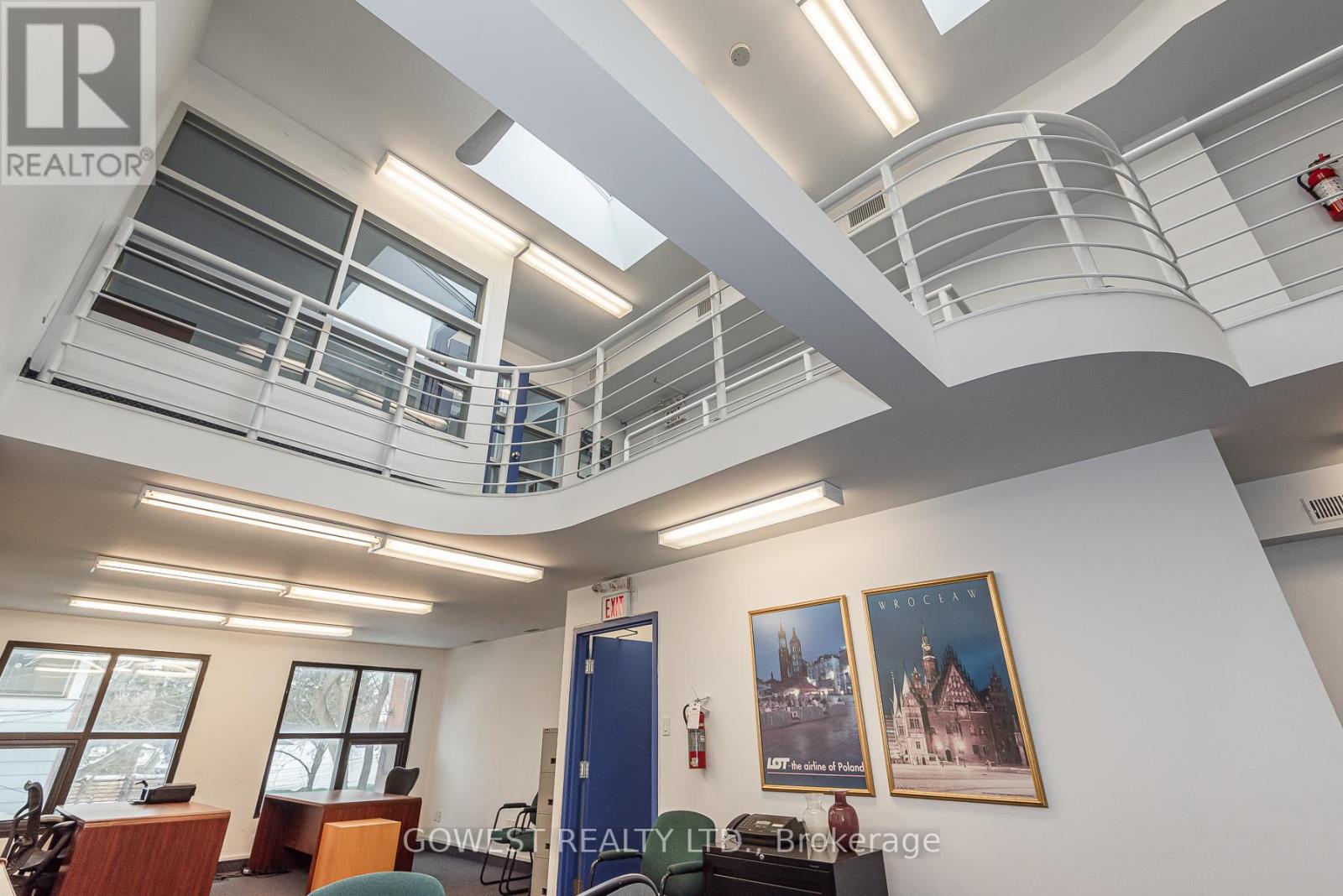 2 &3 Floor - 141 Roncesvalles Avenue Property Photo 9