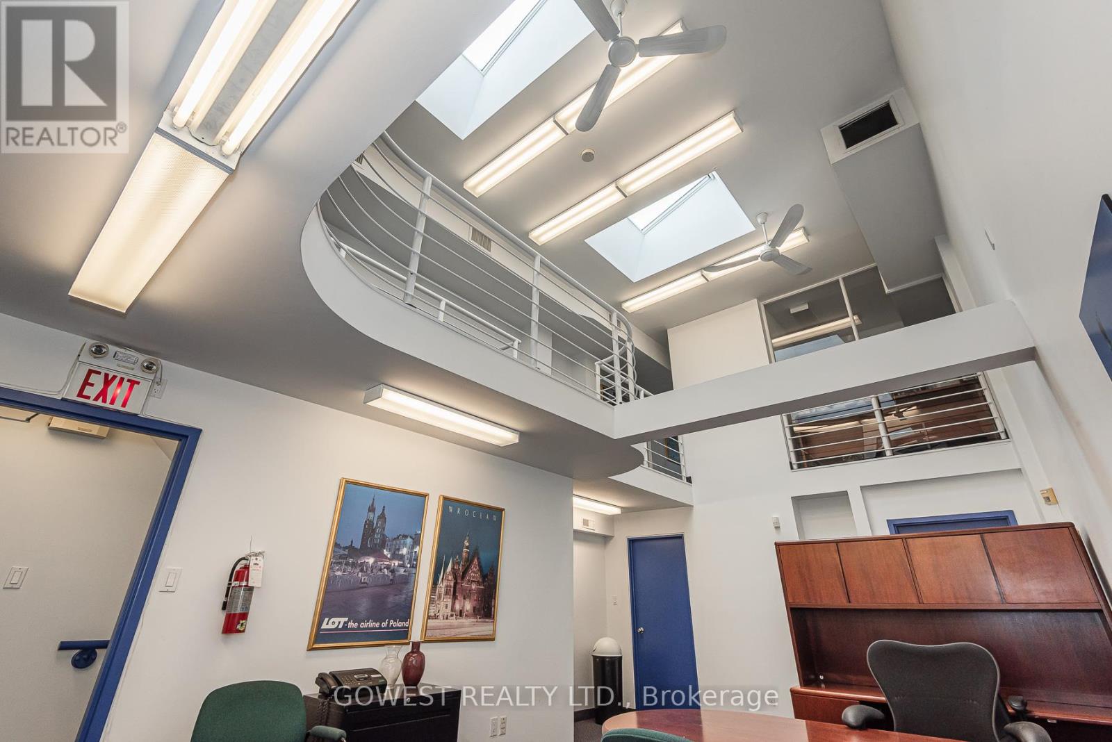 2 &3 Floor - 141 Roncesvalles Avenue Property Photo 10