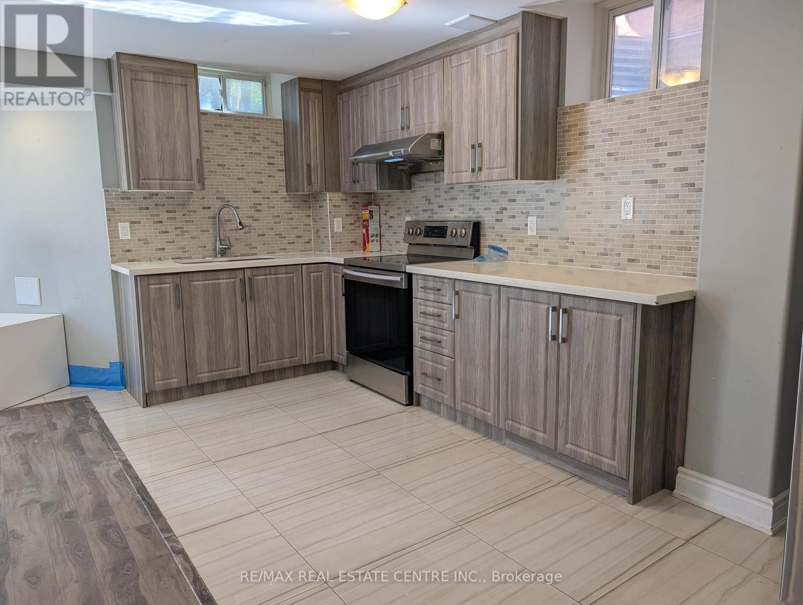 Bsmt - 70 Showboat Crescent Property Photo 15