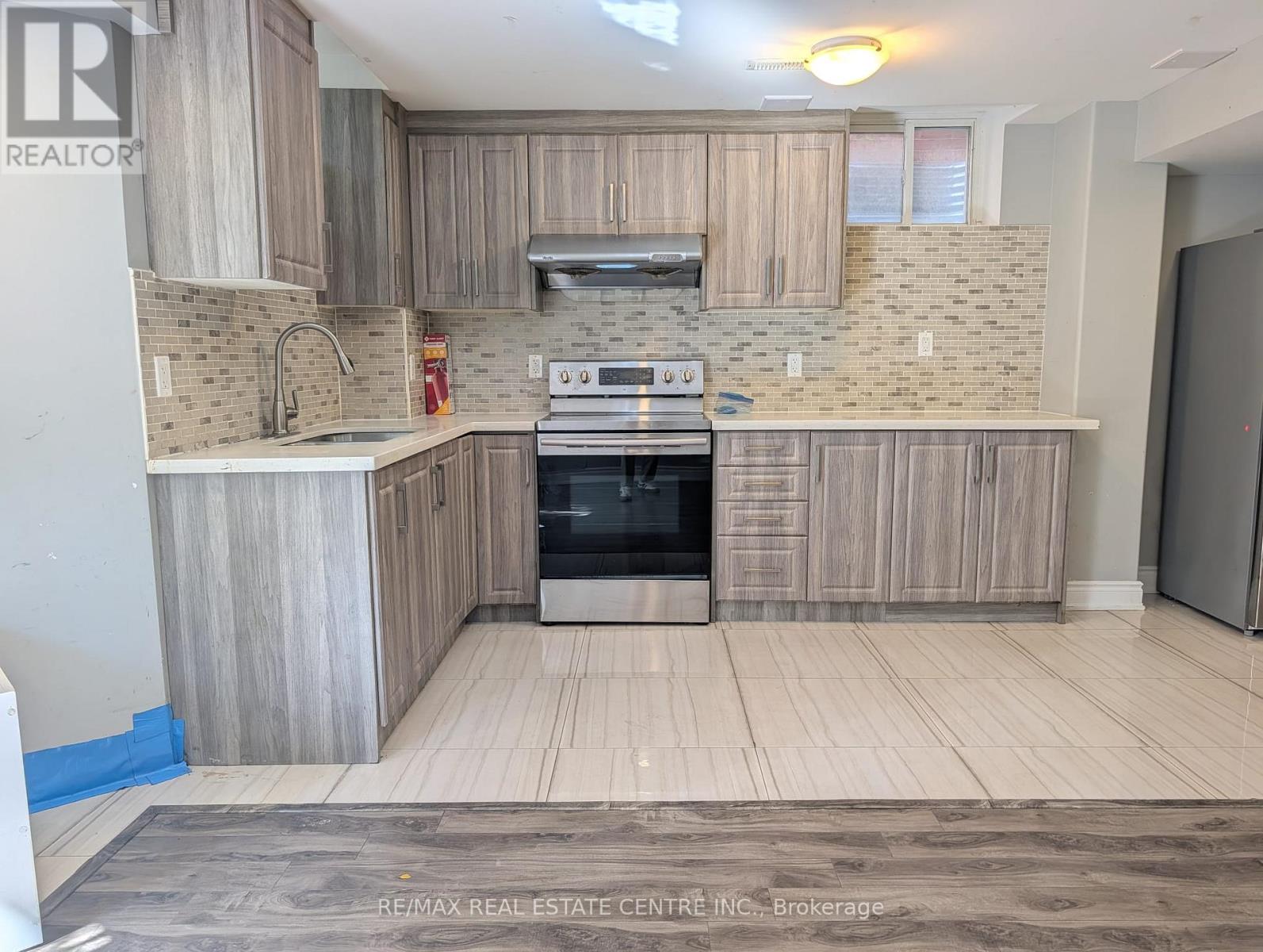 Bsmt - 70 Showboat Crescent Property Photo 16