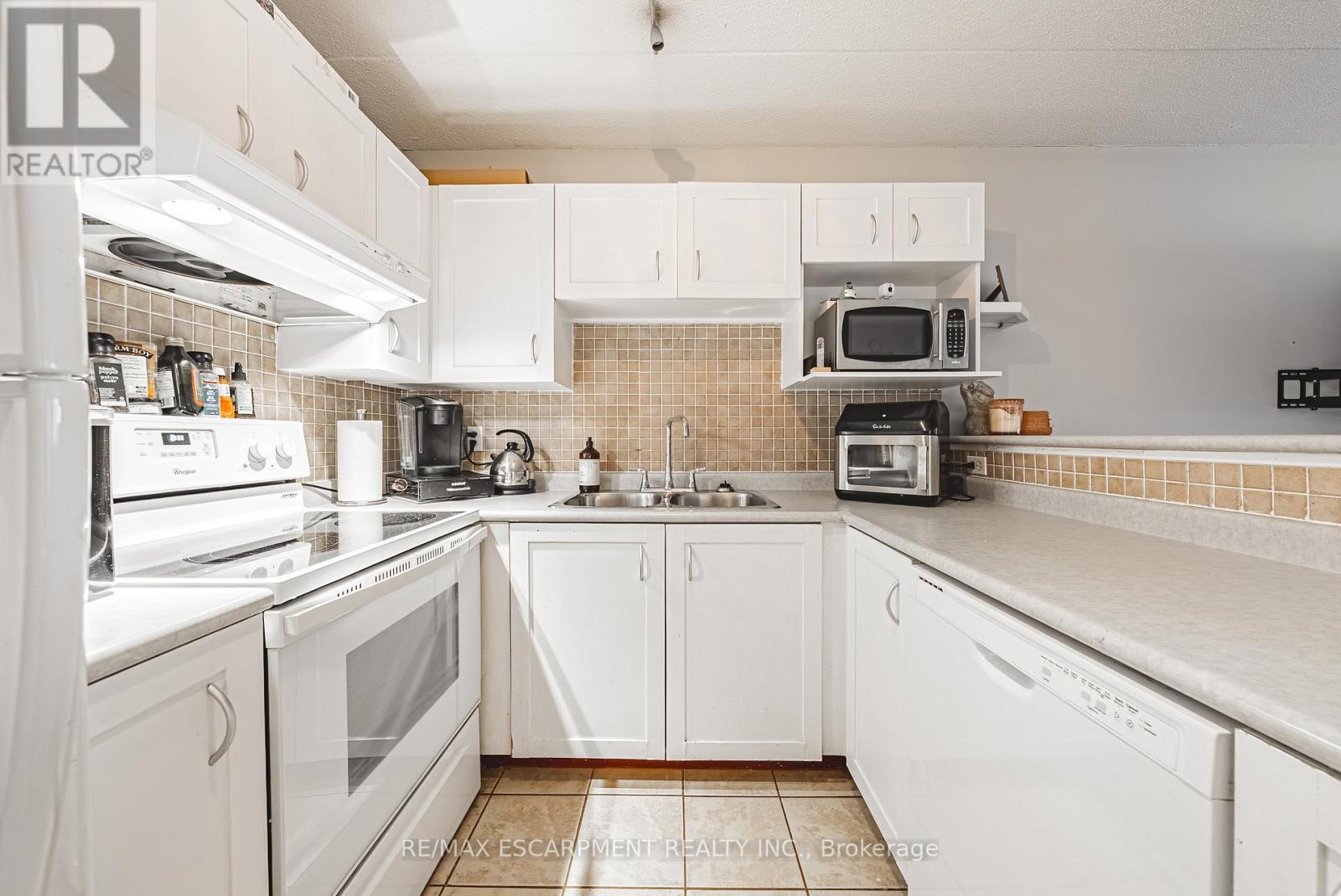 313 - 1451 Walkers Line Property Photo 9