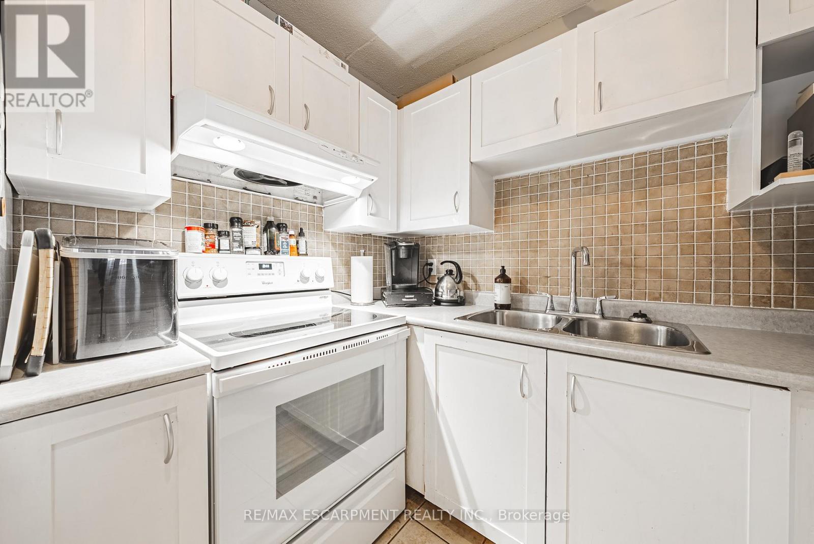 313 - 1451 Walkers Line Property Photo 10