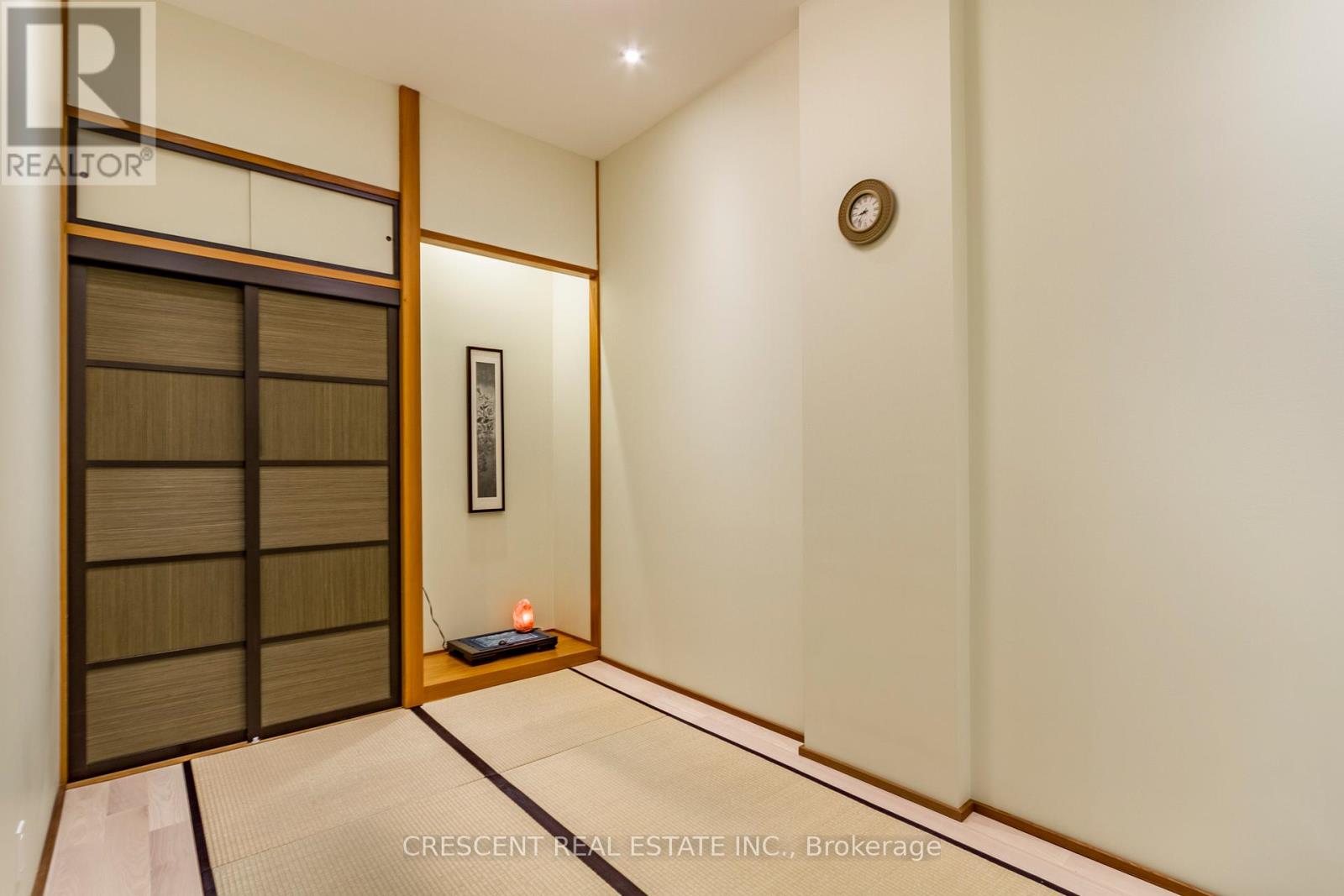 375 Jane Street Property Photo 8