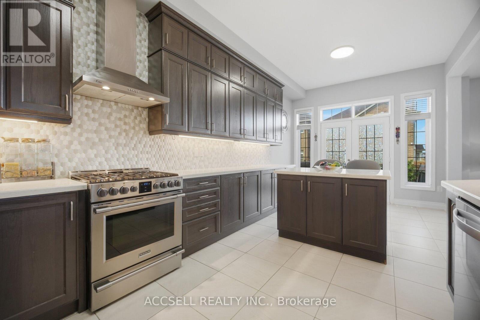 15271 Danby Road Property Photo 10