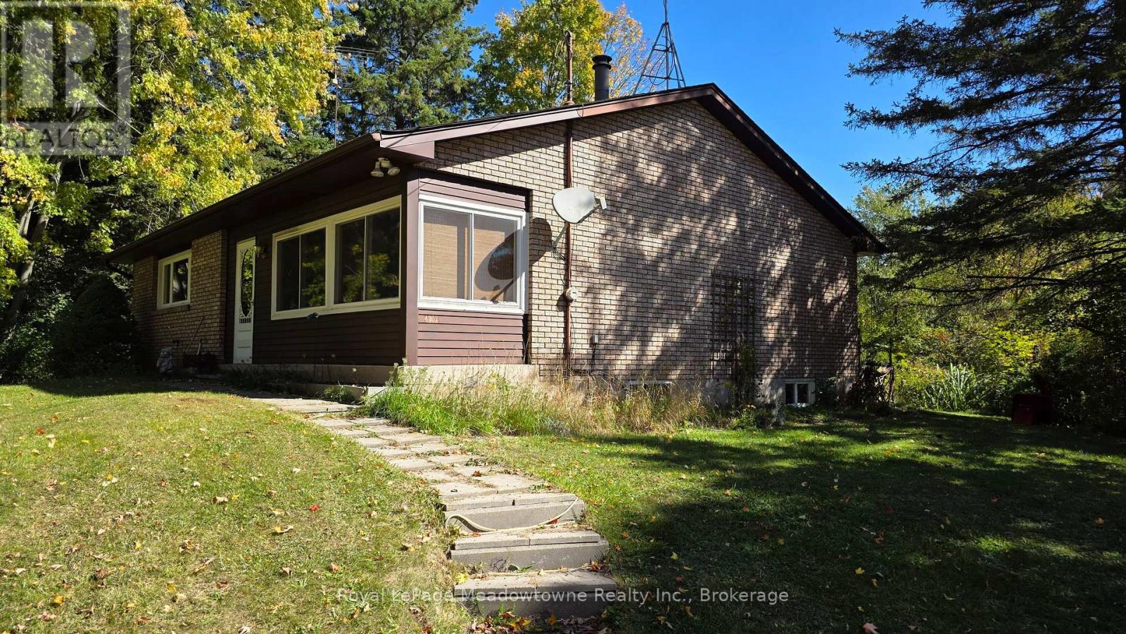 4202 15 Side Road Property Photo 3