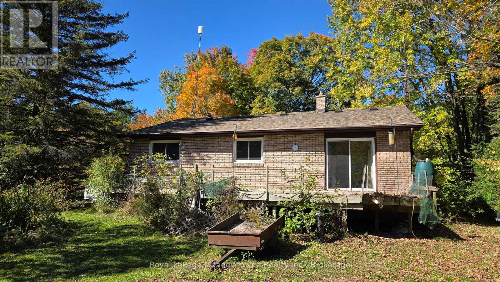 4202 15 Side Road Property Photo 5