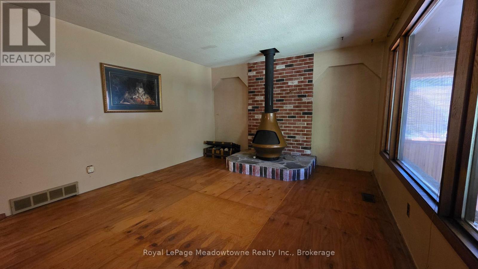 4202 15 Side Road Property Photo 11