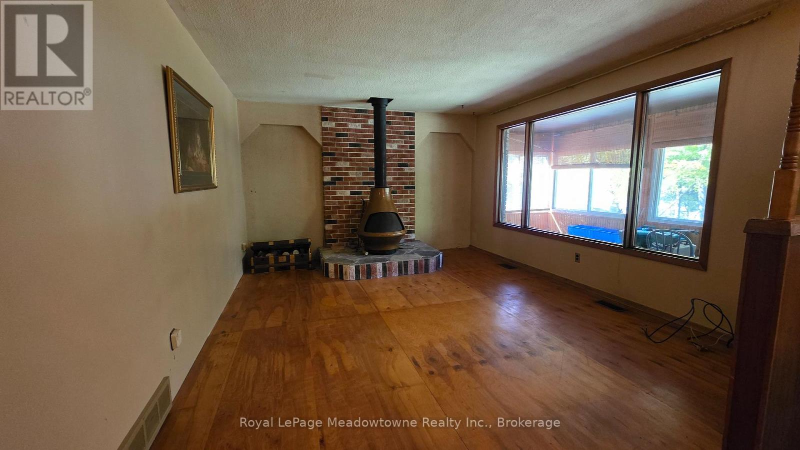 4202 15 Side Road Property Photo 12