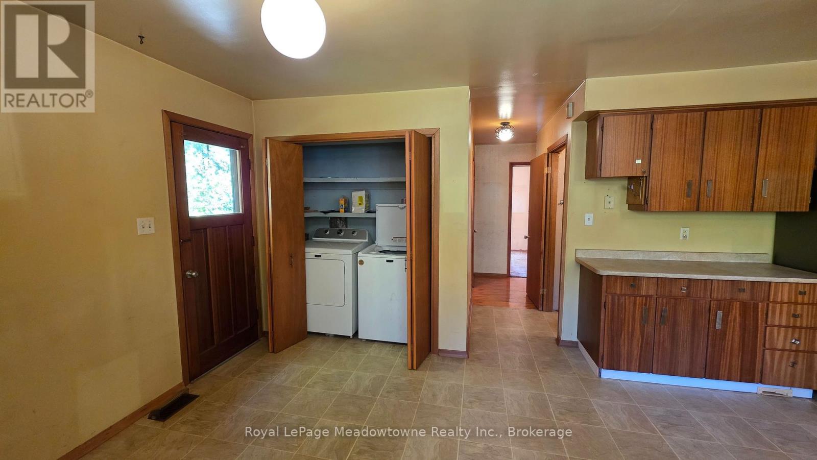 4202 15 Side Road Property Photo 16