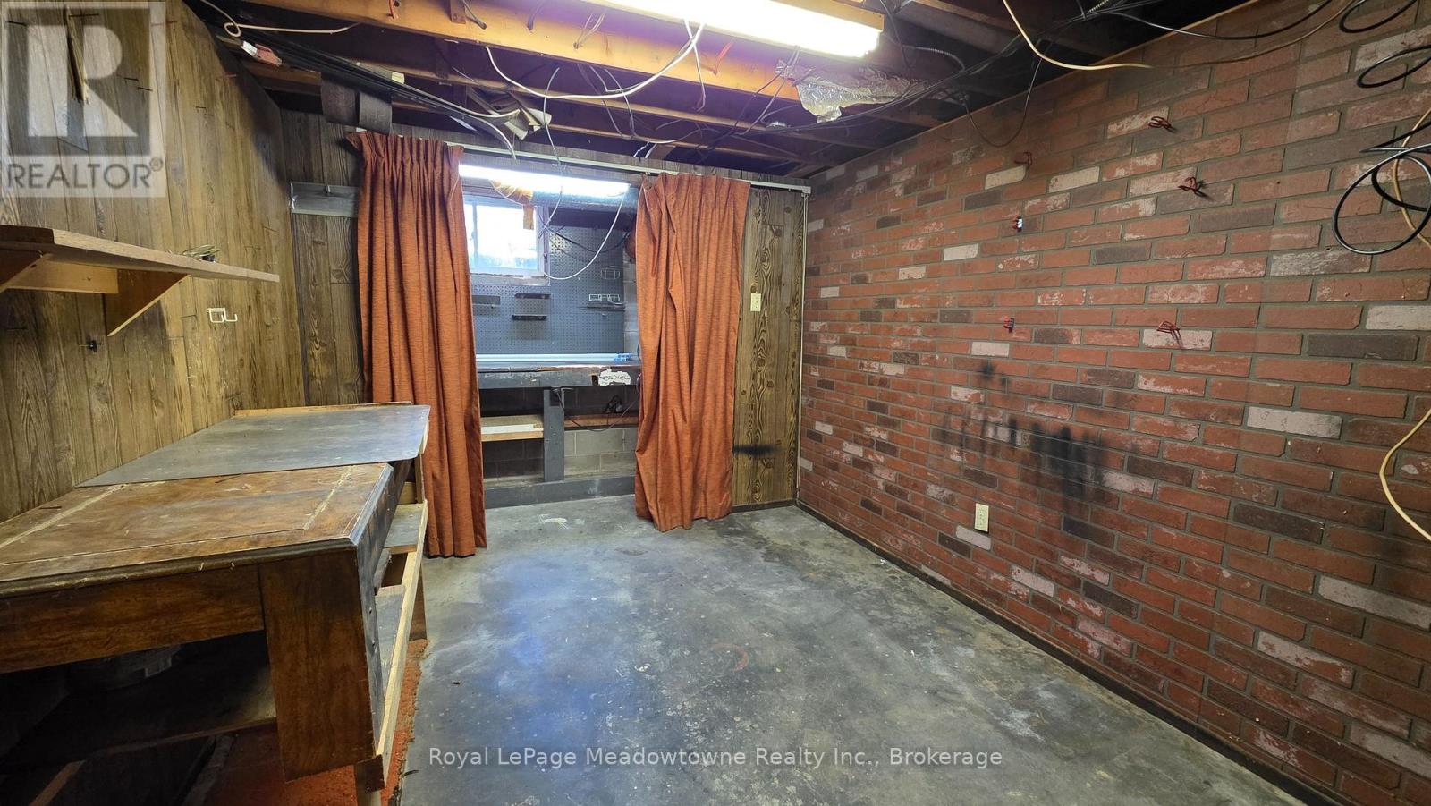 4202 15 Side Road Property Photo 23