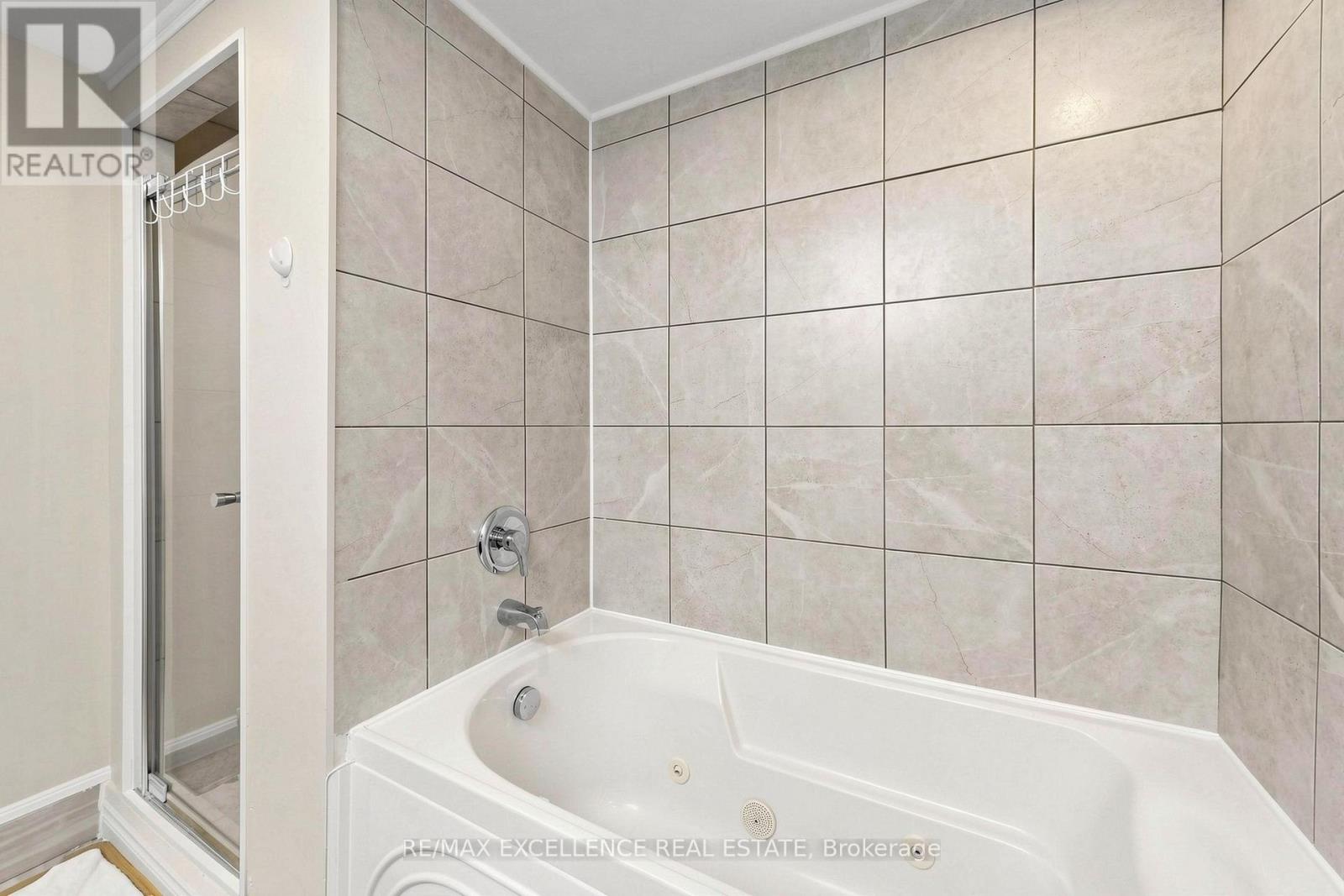 524 - 6 Humberline Drive Property Photo 26