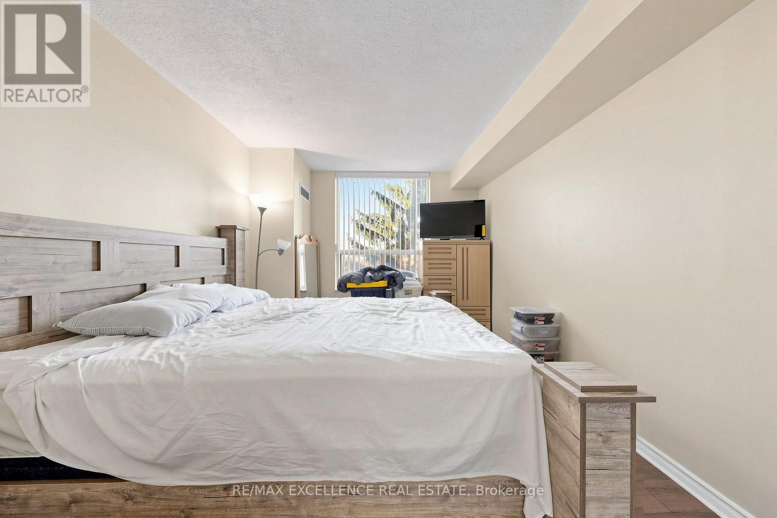 524 - 6 Humberline Drive Property Photo 29