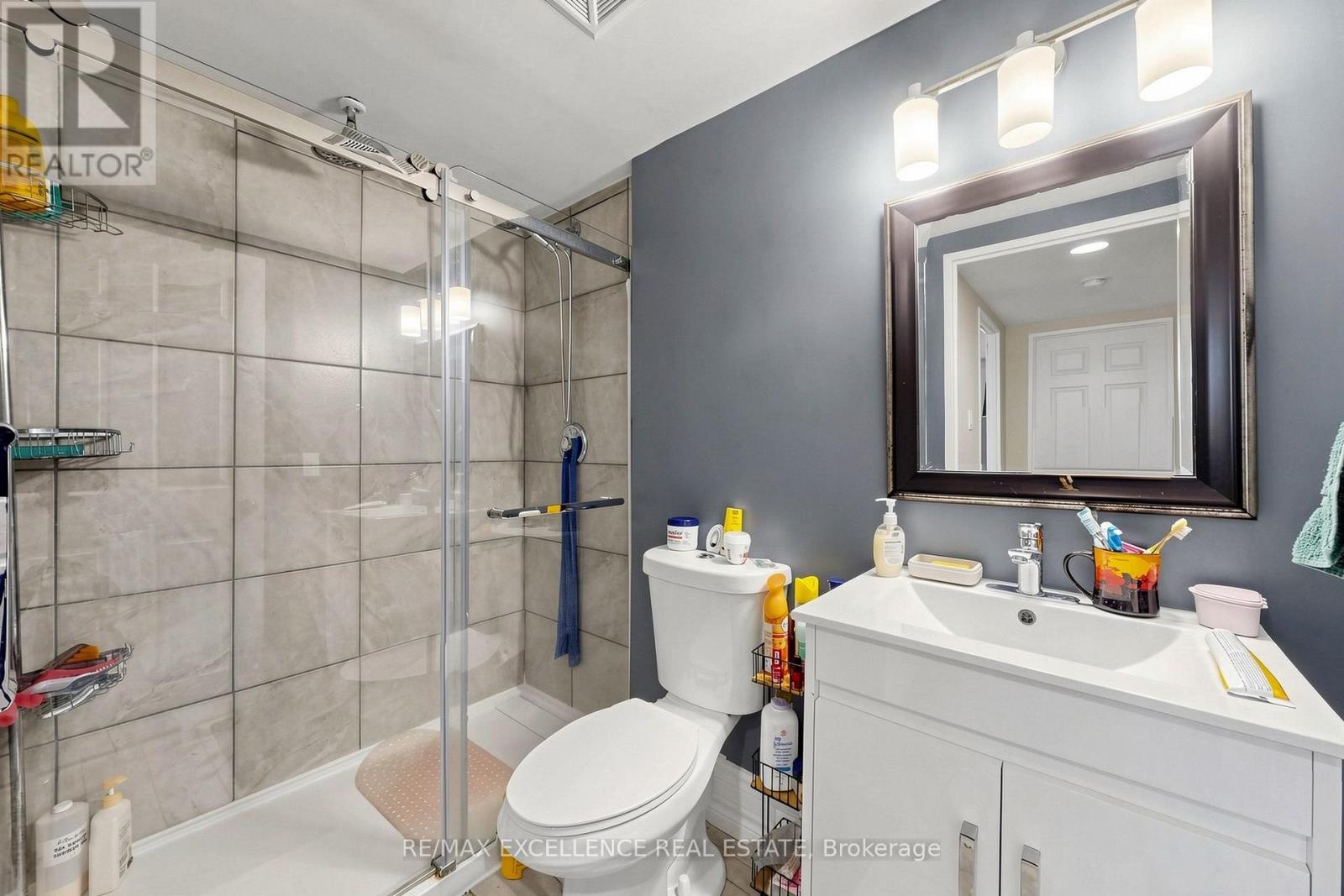 524 - 6 Humberline Drive Property Photo 30
