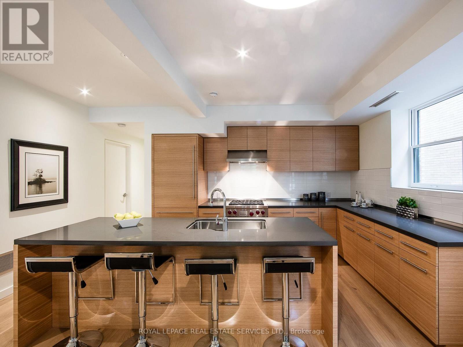137 High Park Avenue Property Photo 4