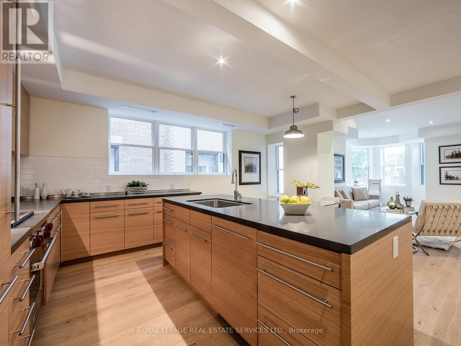 137 High Park Avenue Property Photo 6