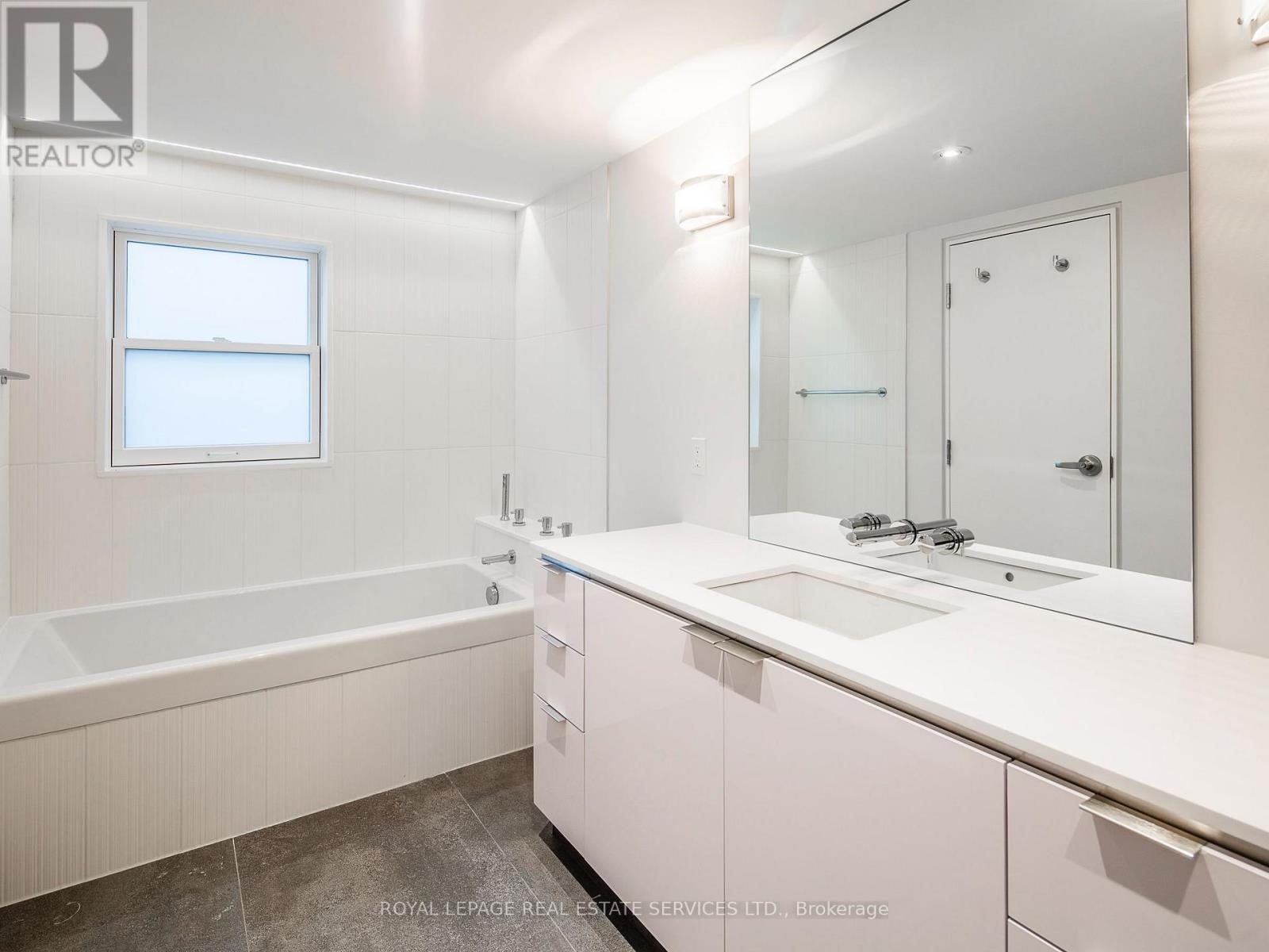 137 High Park Avenue Property Photo 17