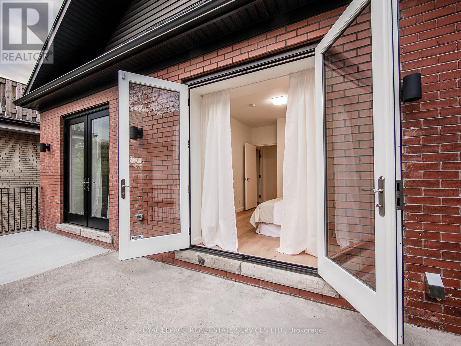 137 High Park Avenue Property Photo 20