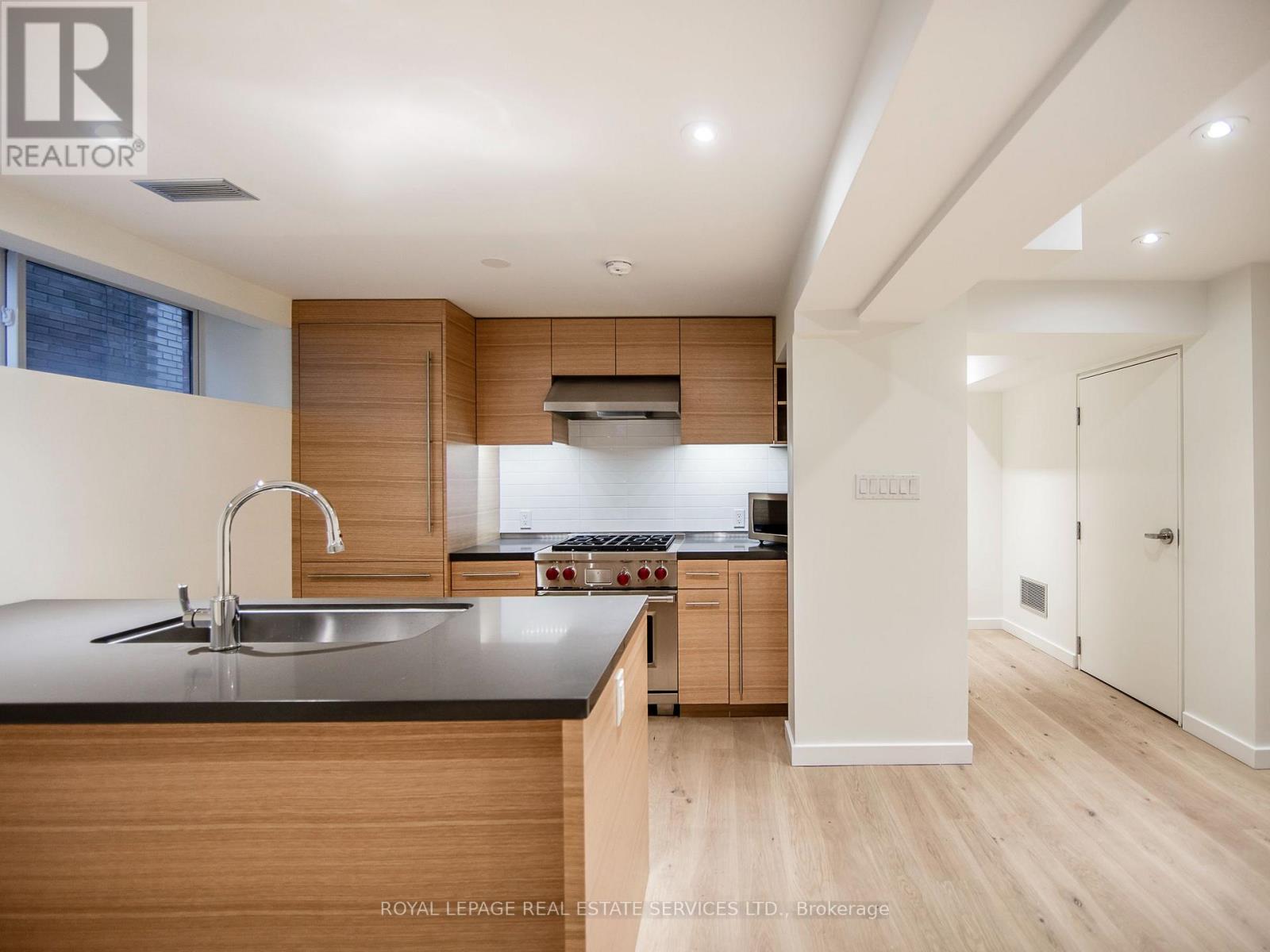 137 High Park Avenue Property Photo 21