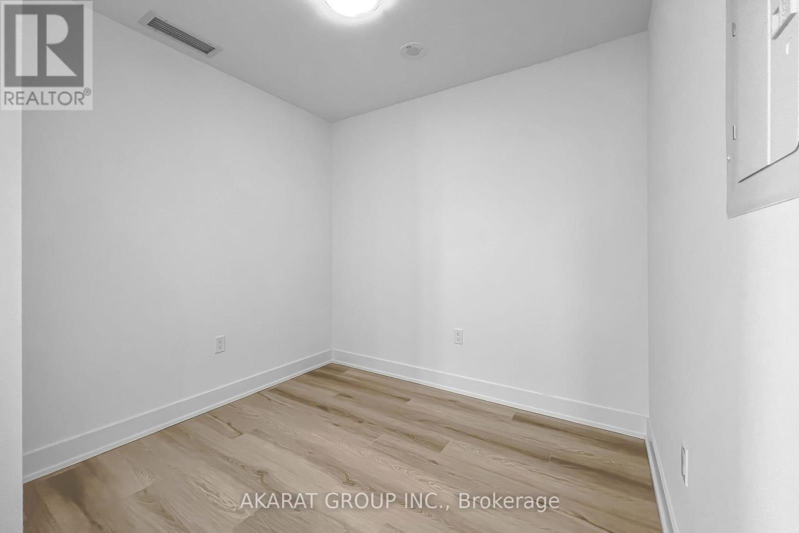 731 - 2343 Khalsa Gate Property Photo 13