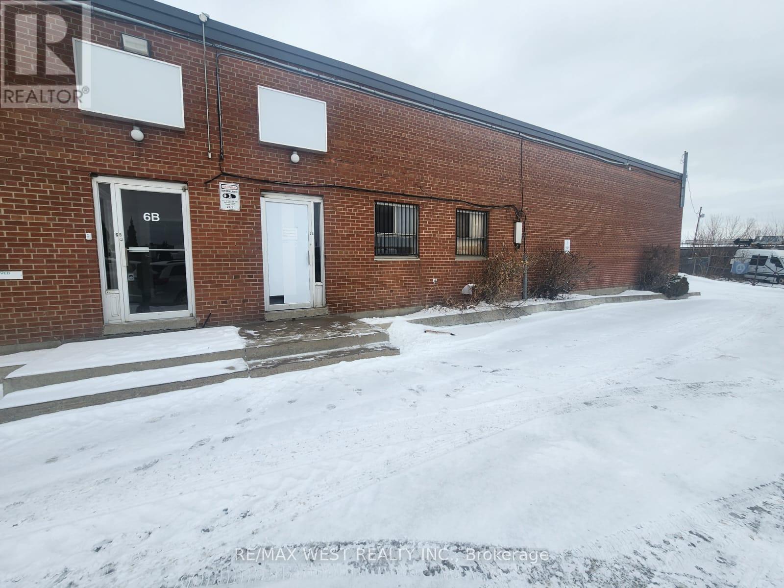6c - 20 Millwick Drive Property Photo 2