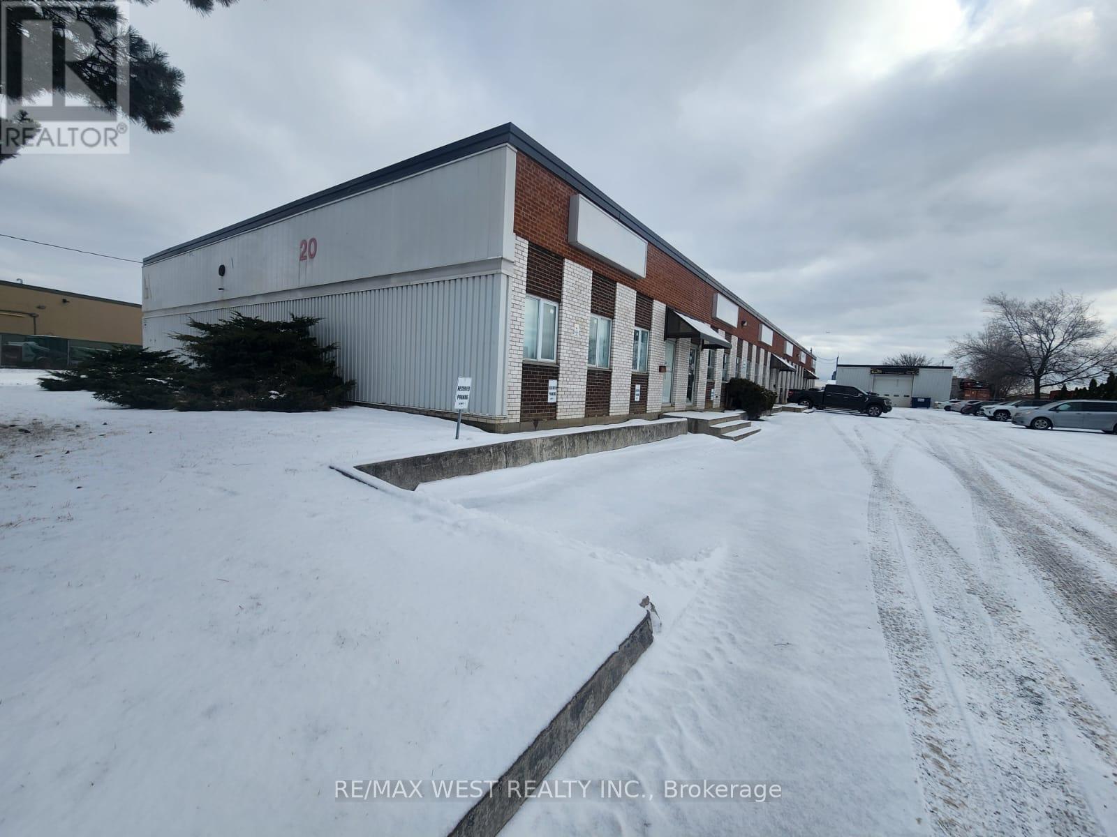 6c - 20 Millwick Drive Property Photo 3