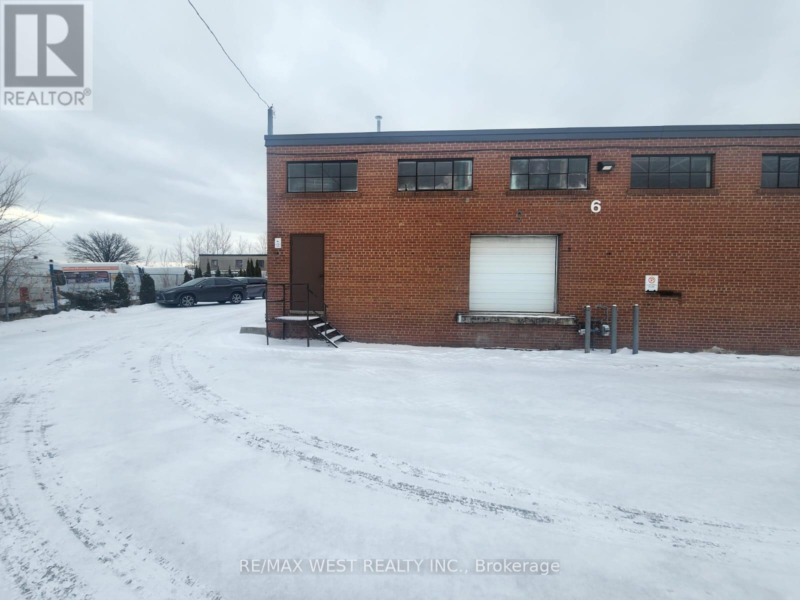 6c - 20 Millwick Drive Property Photo 13