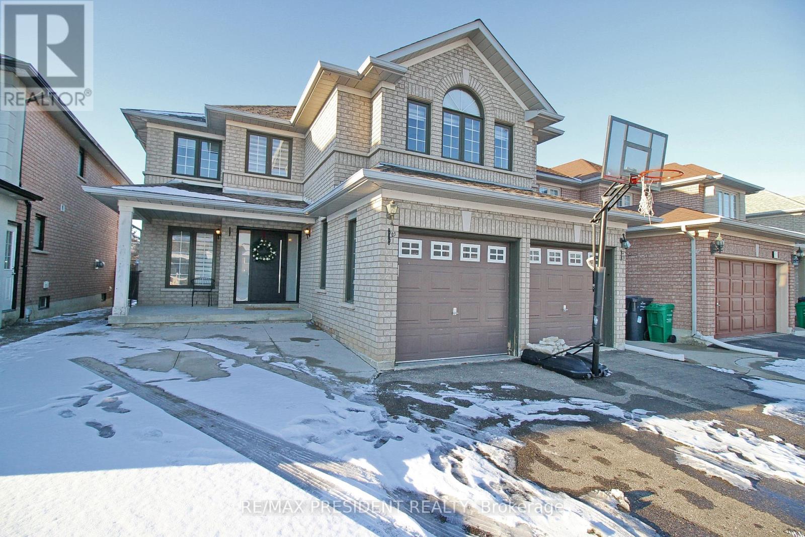 32 Deerglen Drive Property Photo 2