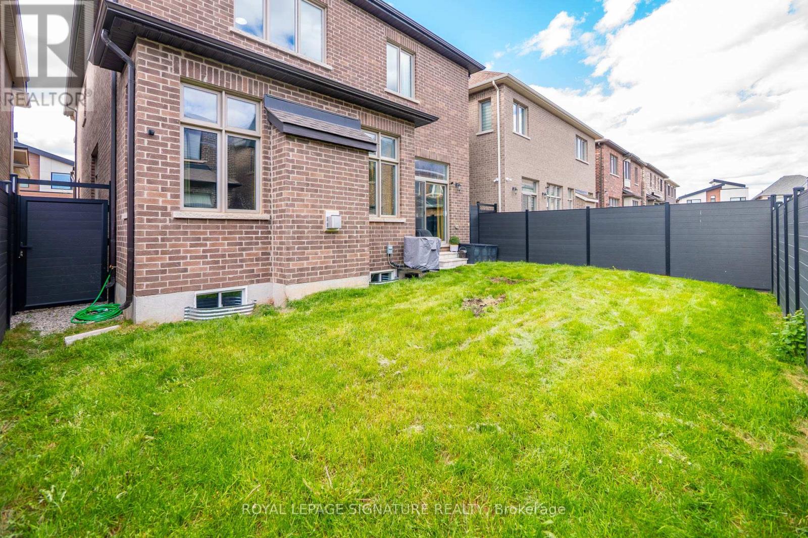 1493 Ford Strathy Crescent Property Photo 14