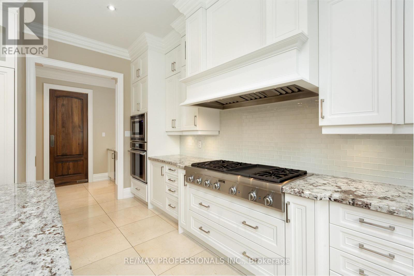 191 Edenbridge Drive Property Photo 10