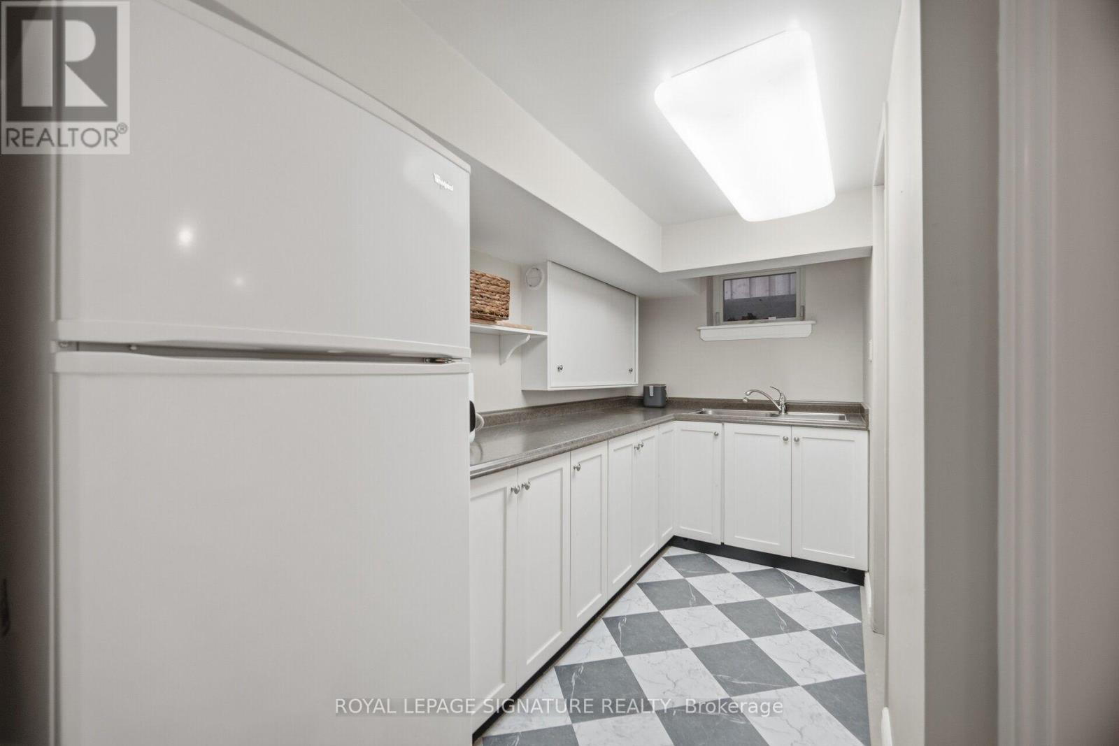 2 Wembley Avenue Property Photo 38