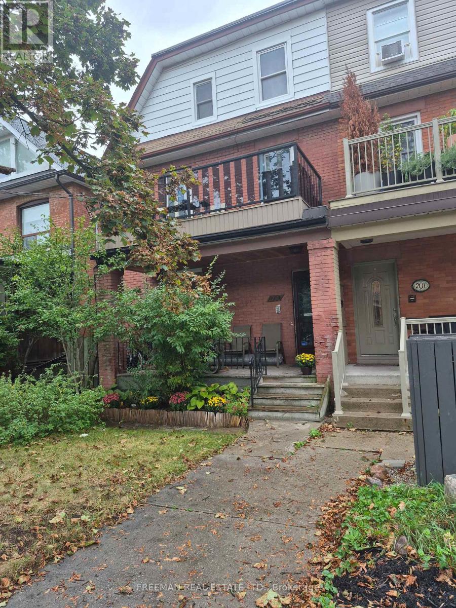 203 FAIRVIEW AVENUE Property Photo 1