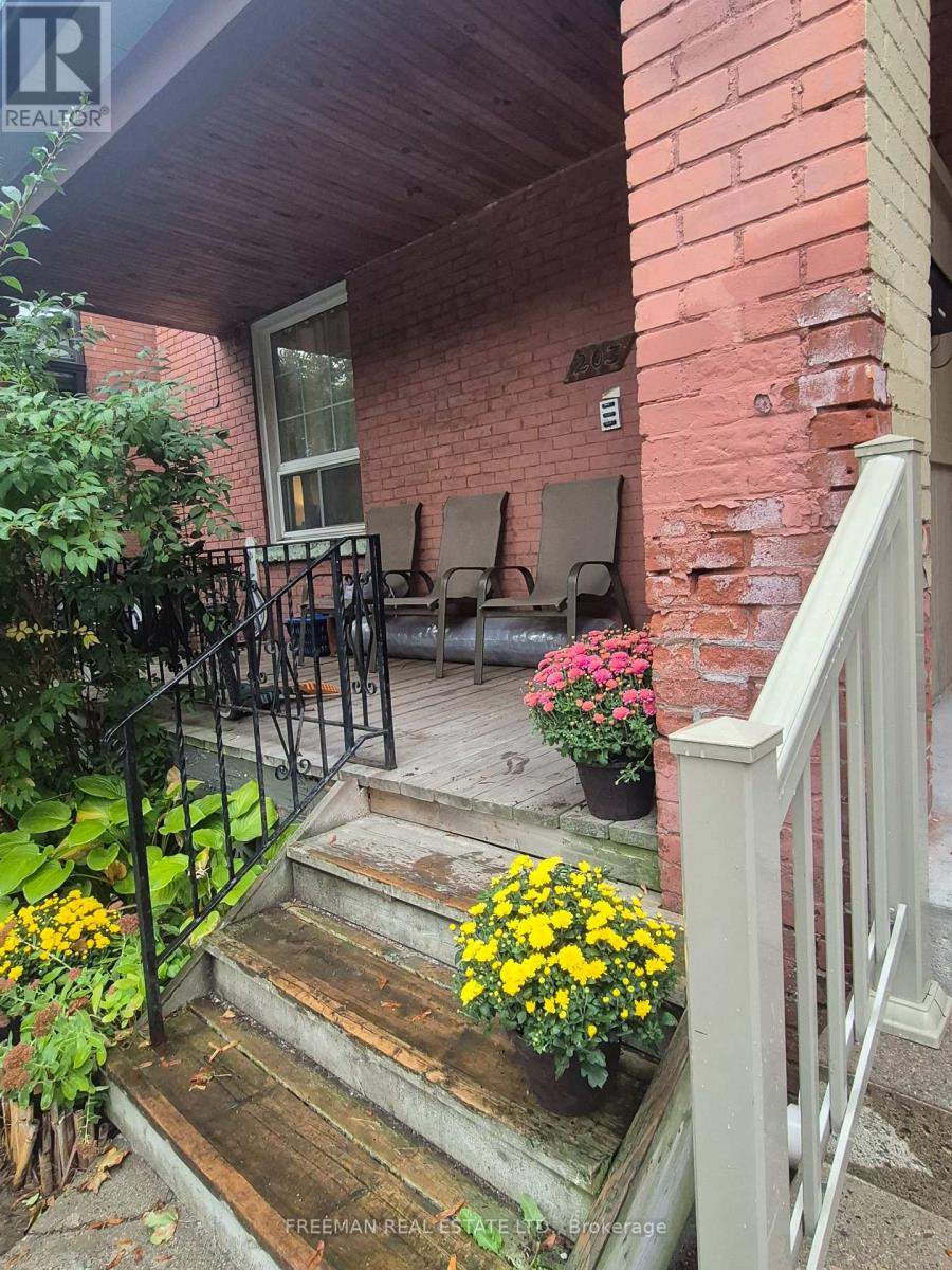 203 Fairview Avenue Property Photo 2