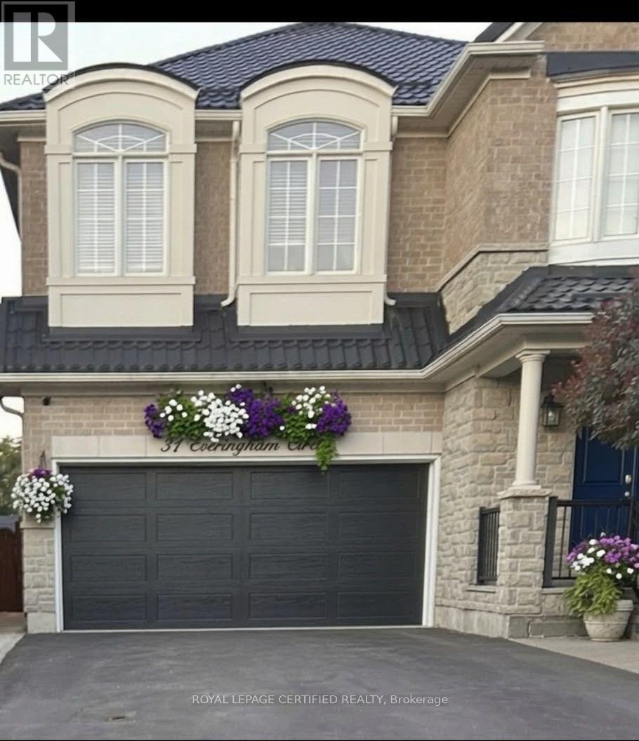 Bsmt - 31 Everingham Circle Property Photo 1