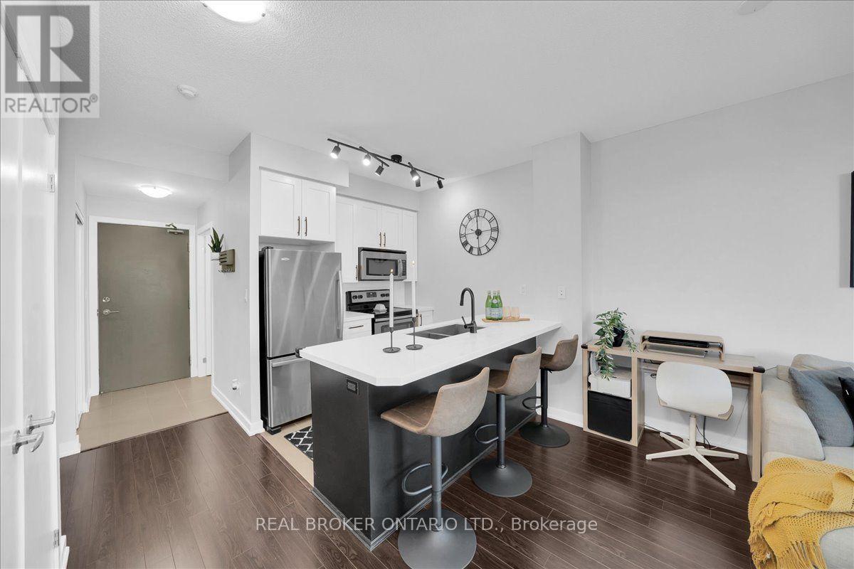 805 - 4065 Brickstone Mews Property Photo 6