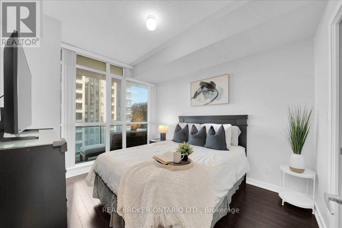 805 - 4065 Brickstone Mews Property Photo 7
