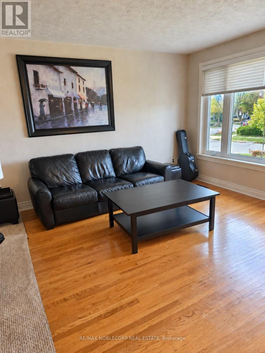 5 Conamore Crescent Property Photo 2