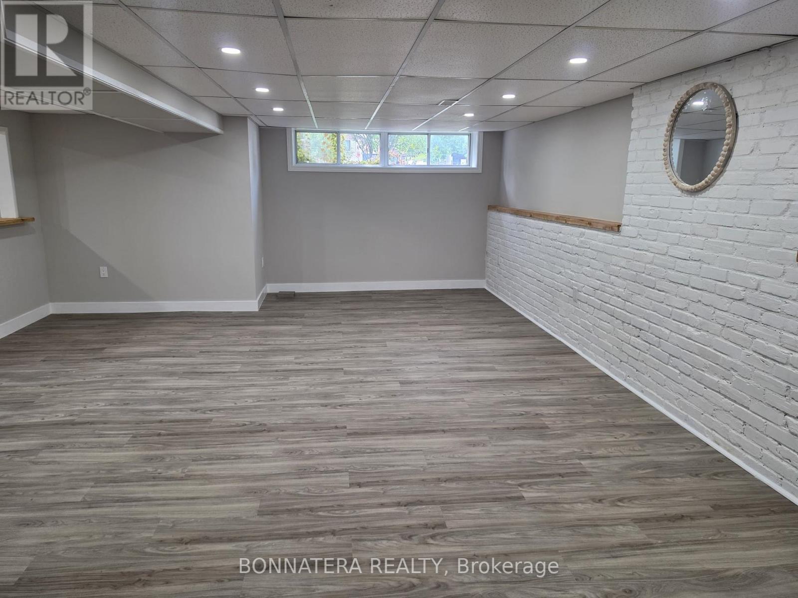 14 Northwood Drive Property Photo 5