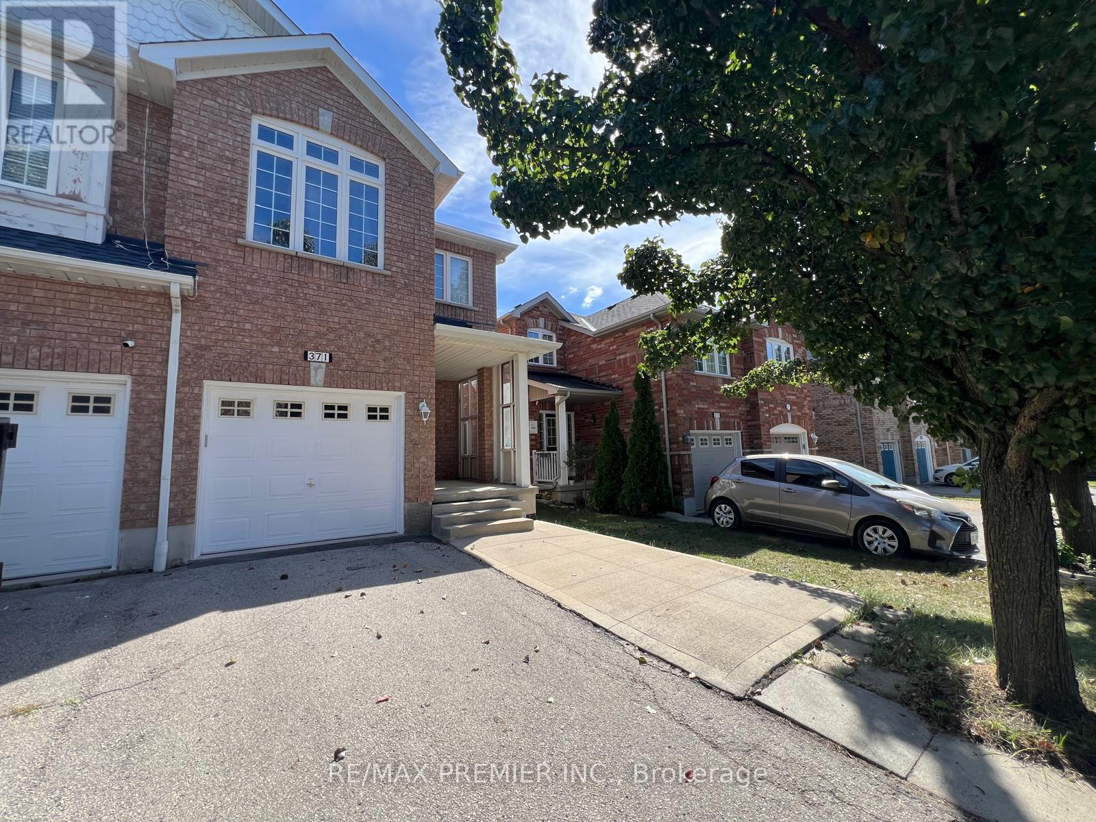 371 Krotone Crescent Property Photo 2