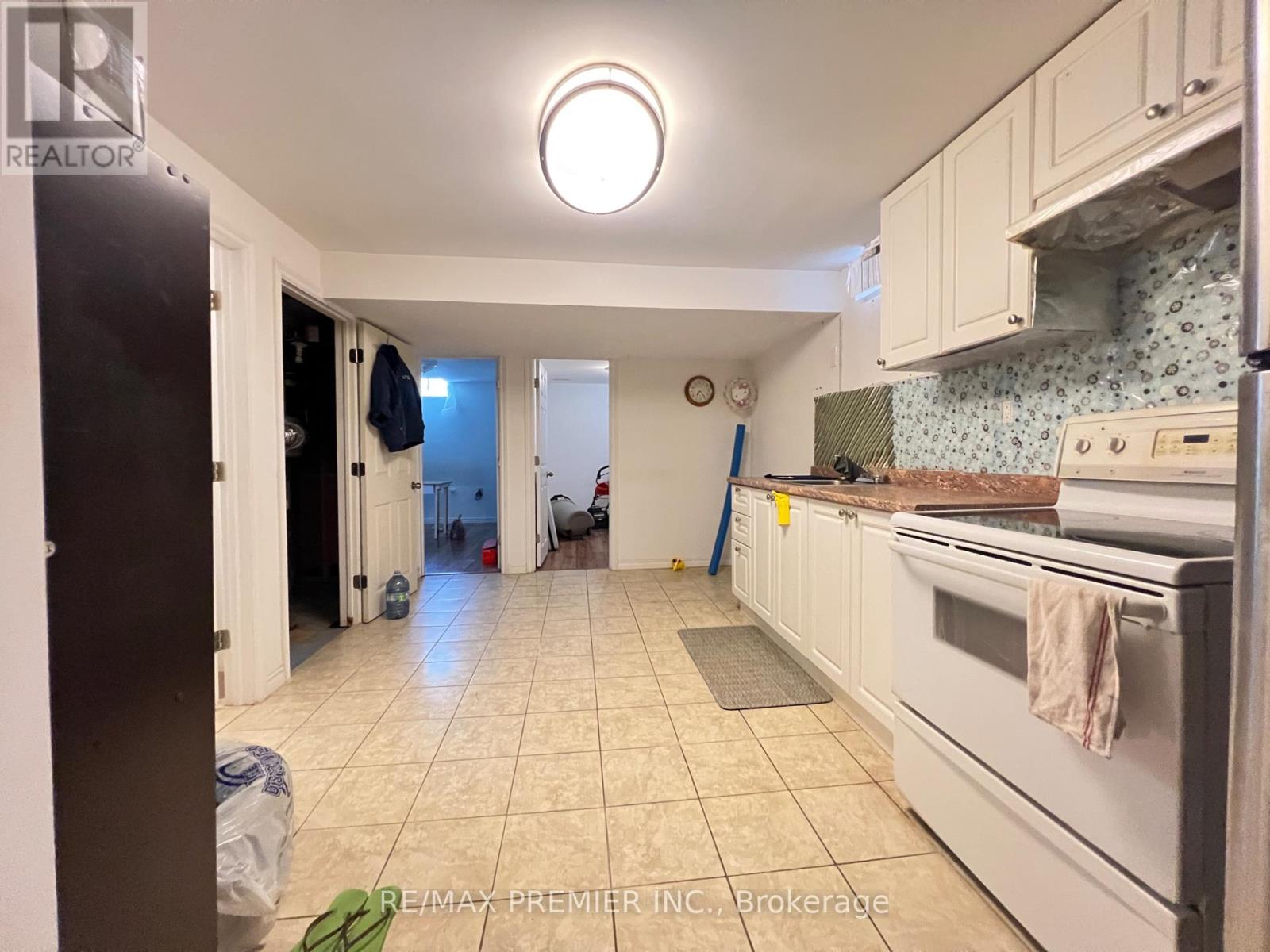 371 Krotone Crescent Property Photo 6