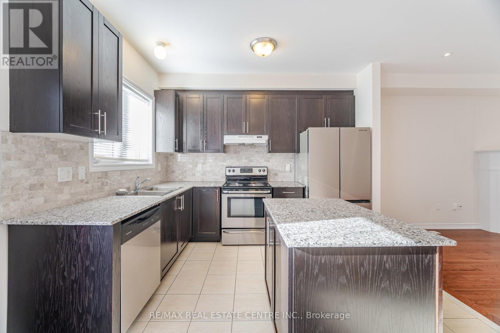 11 Yately Street Property Photo 10