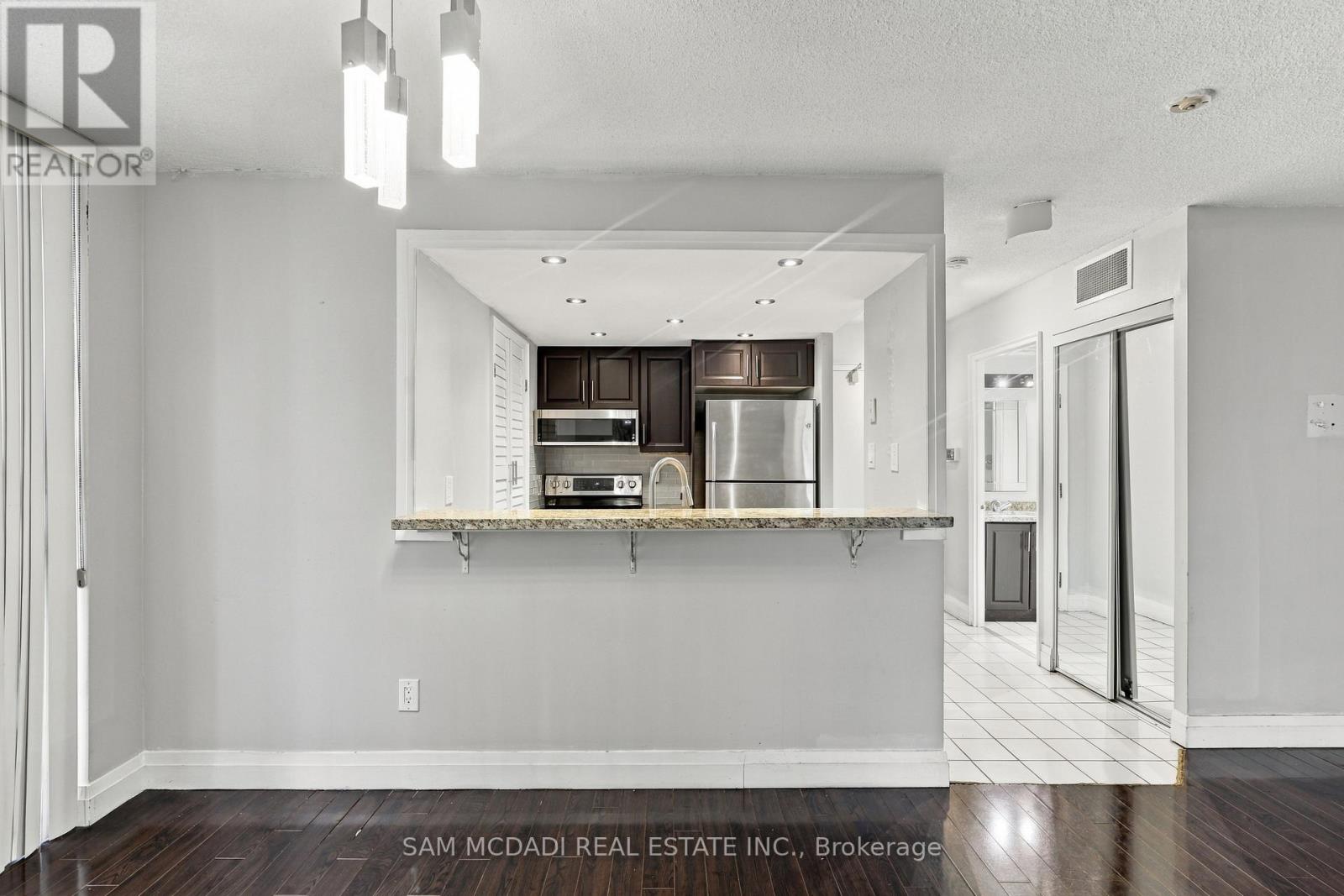 903 - 265 Enfield Place Property Photo 4