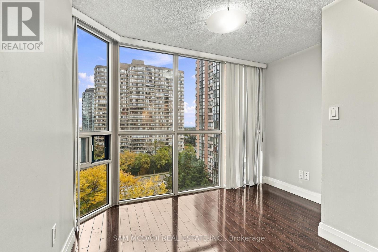 903 - 265 Enfield Place Property Photo 14