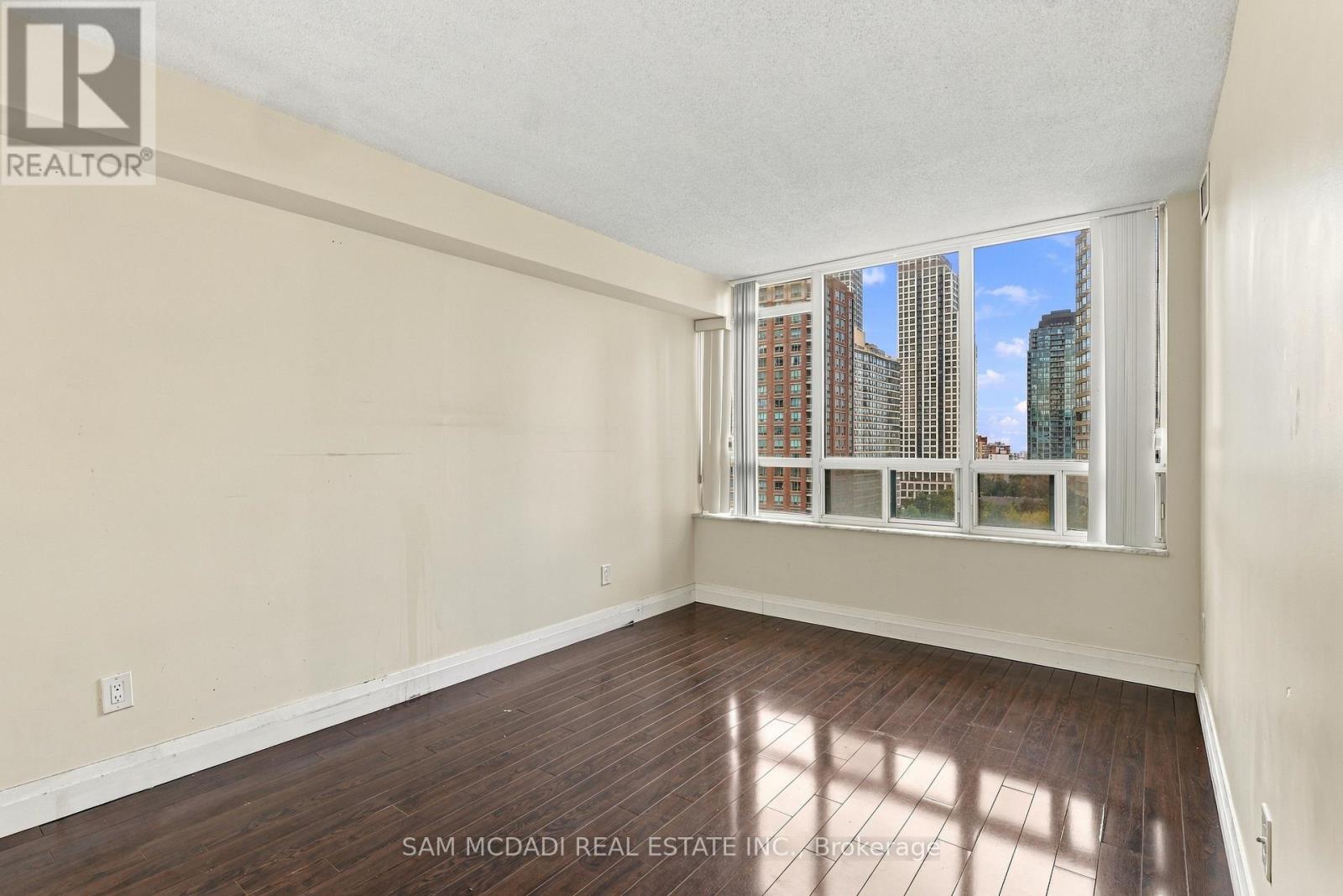 903 - 265 Enfield Place Property Photo 17