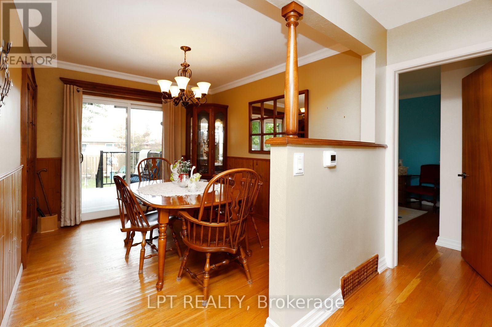 37 Mcgilvray Crescent W Property Photo 16