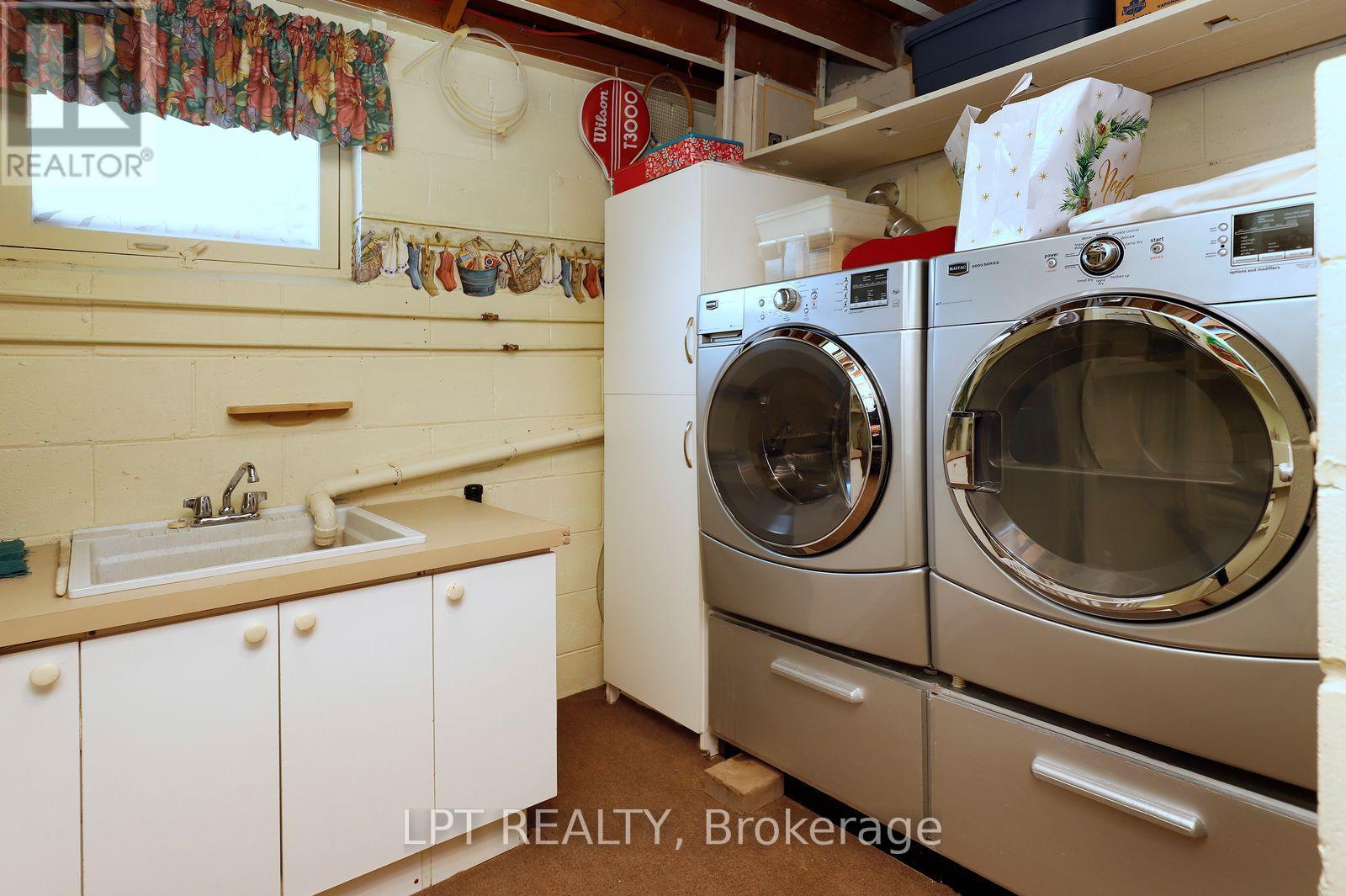 37 Mcgilvray Crescent W Property Photo 33
