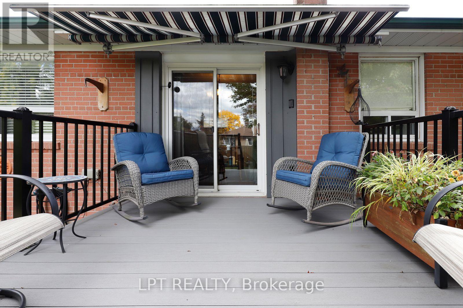 37 Mcgilvray Crescent W Property Photo 35